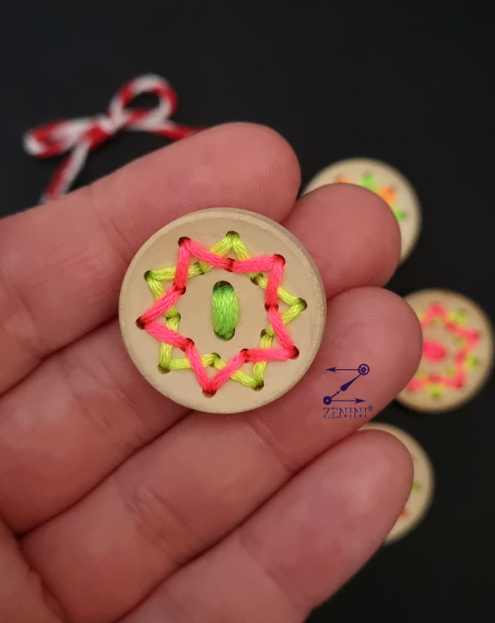 Martisor stelute cusute pe lemn [2]
