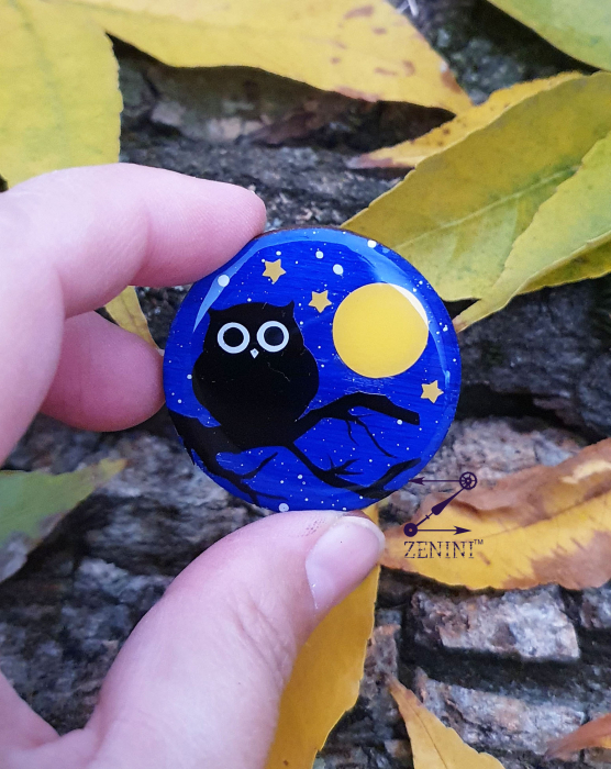 Brosa bufnita si luna, glazurata cu rasina [2]