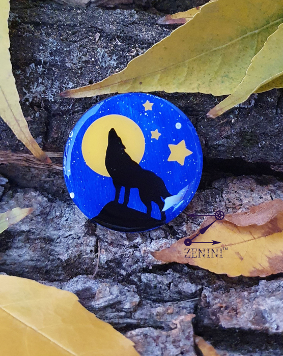 Brosa caine si luna, glazurata cu rasina [3]