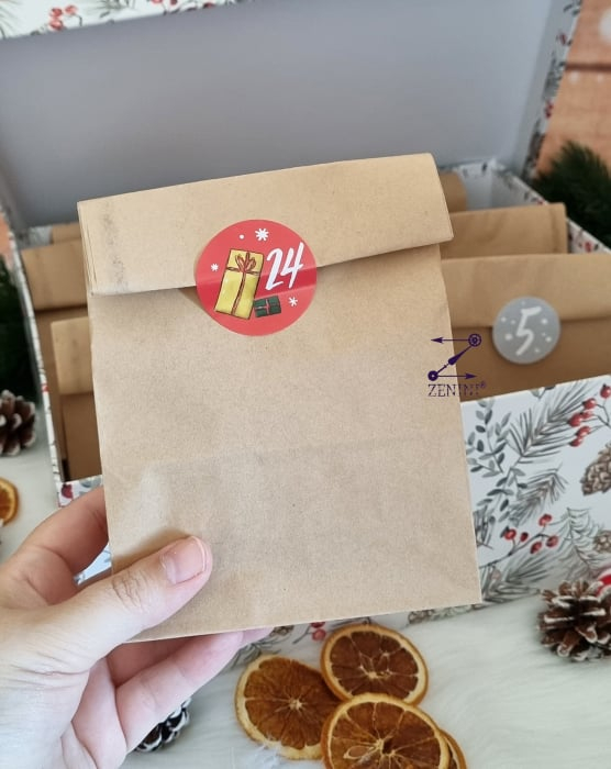 Calendar Advent cu ornamente si cadouri [4]
