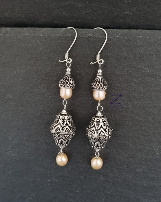 Cercei lungi din argint cu model oriental si perle de cultura piersica - unicat [1]