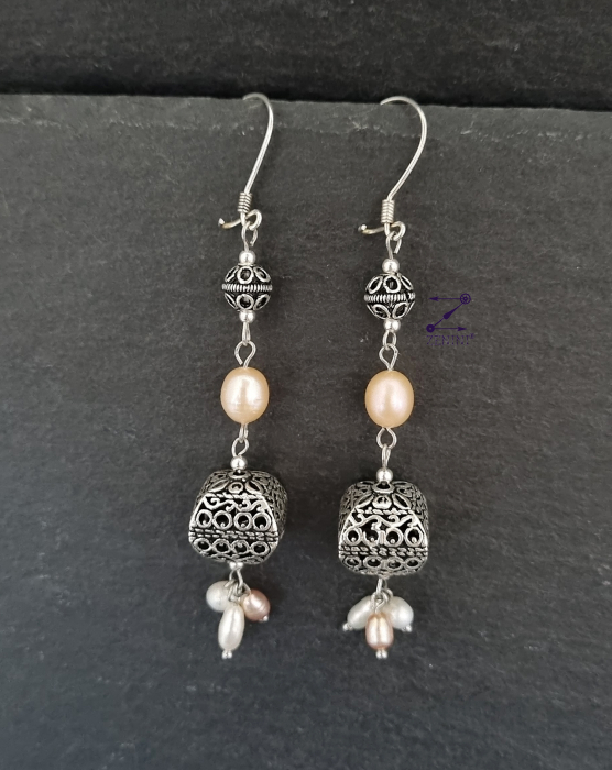 Cercei lungi din argint cu model oriental si perle de cultura - unicat [1]