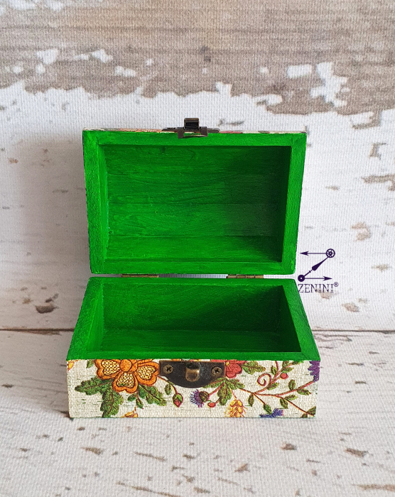 Cutie cu model floral de inspiratie folclorica [5]