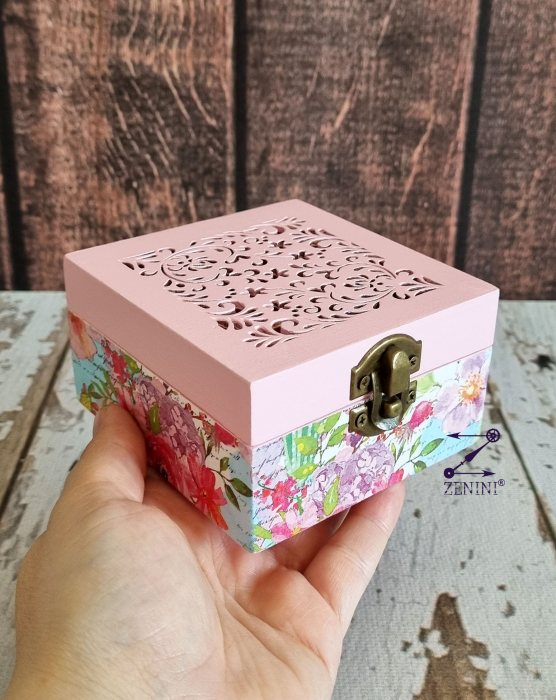 Cutie cu model floral si capac decupat [5]
