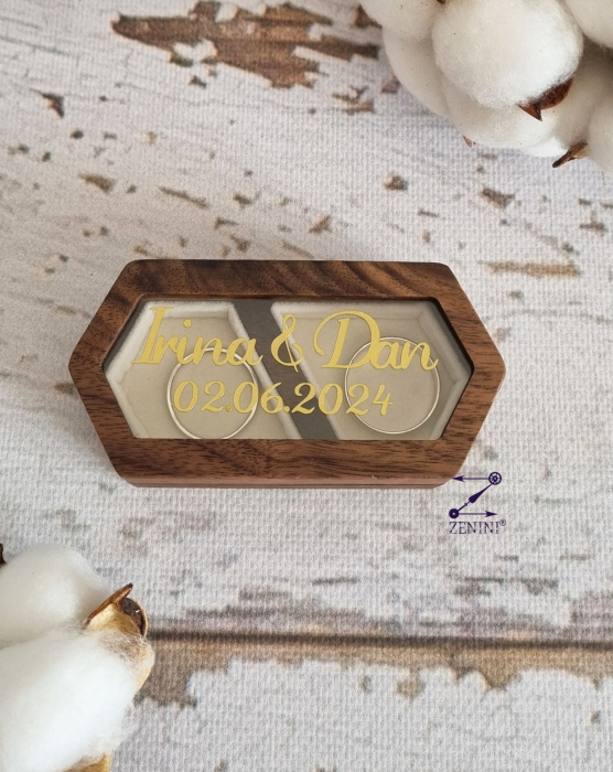 Cutie verighete din lemn cu interior de catifea -  personalizata [2]