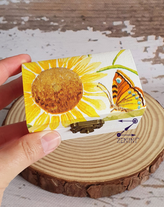 Cutiuta verighete din lemn cu floarea soarelui si pernuta din satin catifelat - personalizata [2]