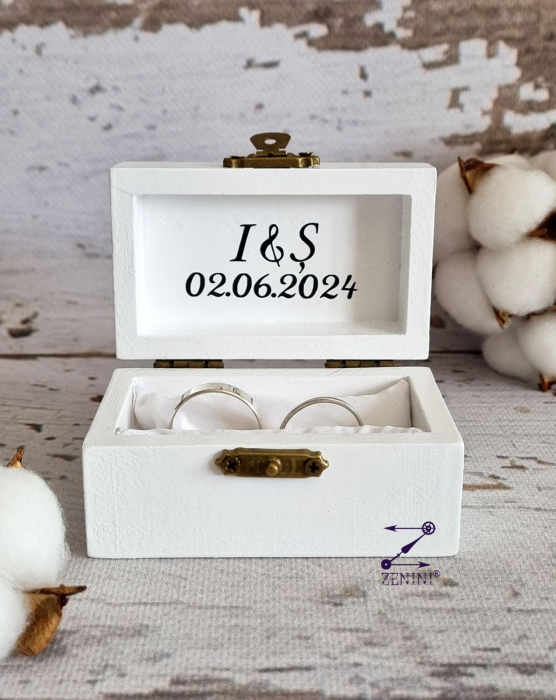 Cutiuta verighete din lemn cu floricele multicolore si pernuta din satin catifelat - personalizata [3]