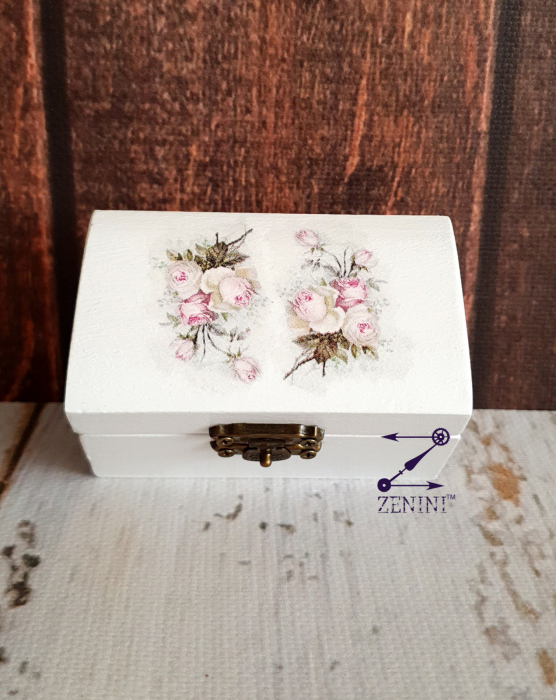 Cutiuta verighete din lemn, decorata cu trandafiri vintage si cu pernuta din satin catifelat - personalizata [1]