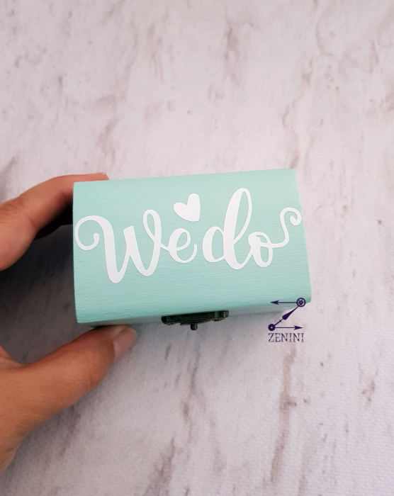 Cutiuta verighete din lemn We do, cu pernuta din satin catifelat - personalizata [3]