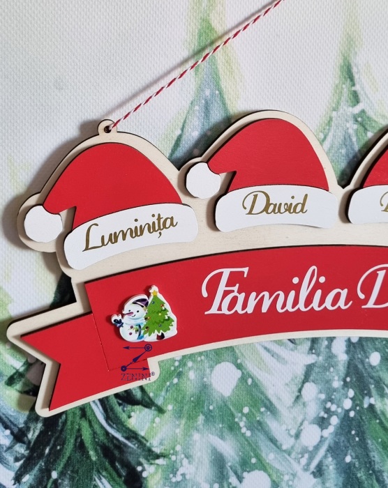 Decoratiune membrii familiei cu caciulite Mos Craciun [4]