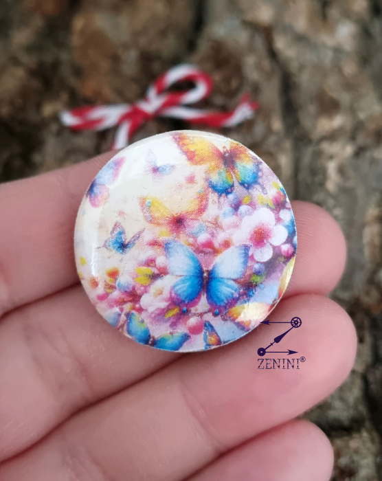 Martisor cu fluturi, glazurat cu rasina [2]