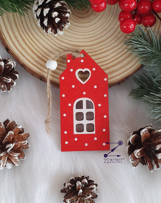 Ornament brad casuta rosie [2]