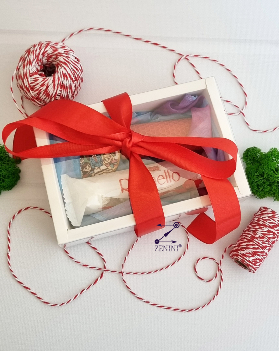 Set cadou 8 martie invatatoare: esarfa eleganta, brosa martisor, bomboane Raffaello si lumanare din ceara naturala de albine [3]