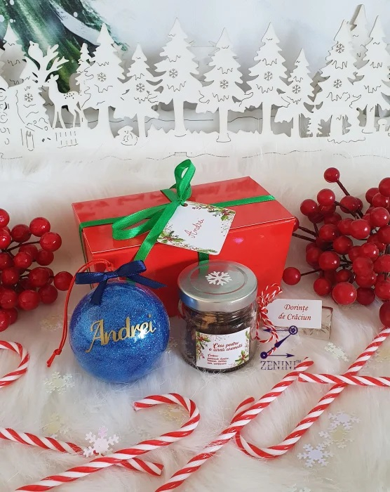 Set cadou de Craciun cu glob personalizat [2]