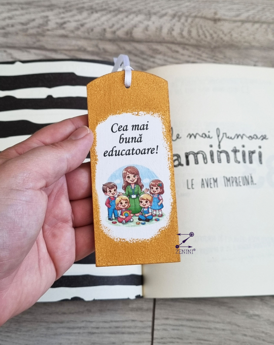 Set cadou educatoare: esarfa eleganta, semn de carte, bomboane Raffaello si lumanare din ceara naturala de albine [4]