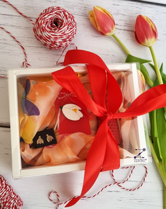 Set cadou Martisor: esarfa eleganta, cercei din bronz, martisor si lumanare din ceara naturala de albine [5]