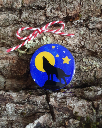 Martisor - Brosa caine si luna, glazurata cu rasina