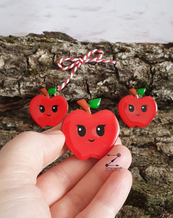 Martisor - Brosa mar, glazurata cu rasina