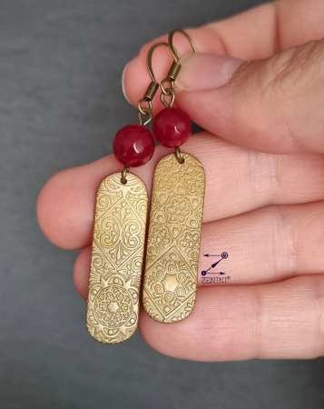 ALTE BIJUTERII - Cercei bronz model oriental si margele de jad