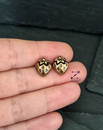 Cercei capsuna din bronz [1]