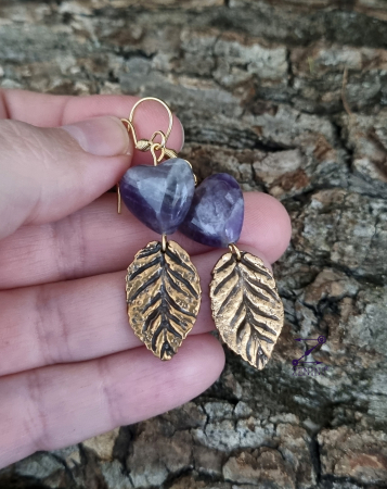 ALTE BIJUTERII - Cercei cu frunze din bronz si inimi de ametist