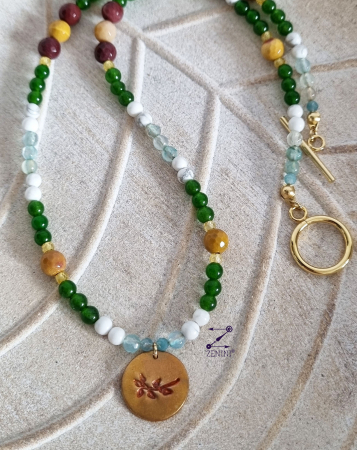 ALTE BIJUTERII - Colier jad, agate, howlit, hematit, cu medalion bronz frunze - unicat