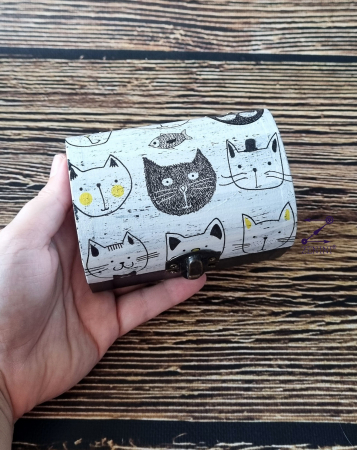 Cutii bijuterii - Cutie cu pisici albe si negre
