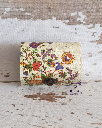 Cutie cu model floral de inspiratie folclorica [3]
