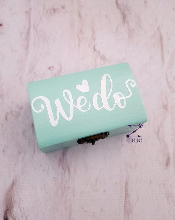 Cutiuta verighete din lemn We do, cu pernuta din satin catifelat - personalizata