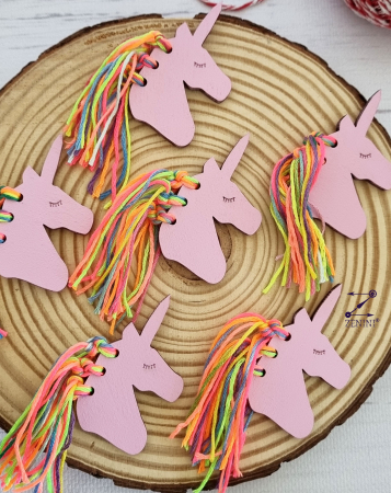 Martisor - Martisor brosa unicorn roz cu coama multicolora