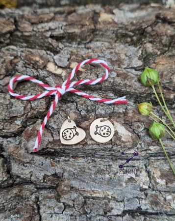 Martisor buburuza din bronz [0]