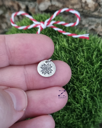 Martisor floare de inspiratie traditionala, din argint [1]