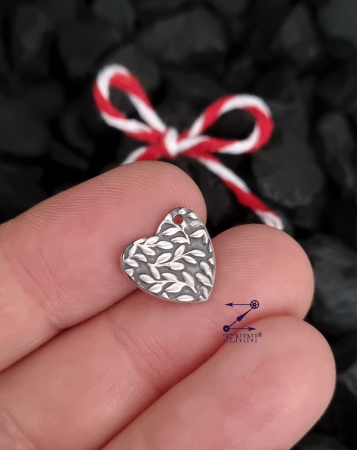 Martisor din argint cu model botanic [2]