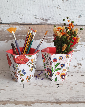Decoratiune din lemn cu model folk [1]