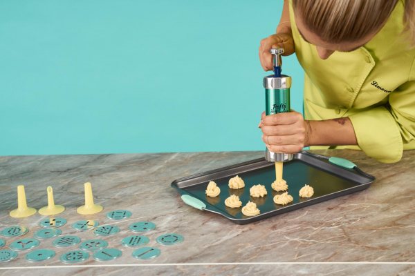 APARAT BISCUITI/FURSECURI, SIMONA POPE [4]