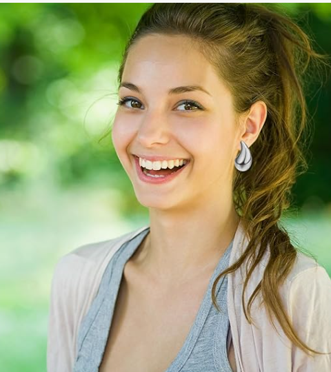 Cercei anti-alergici cu carate – bijuterie delicată, fără nichel, potrivită pentru piele sensibilă [7]