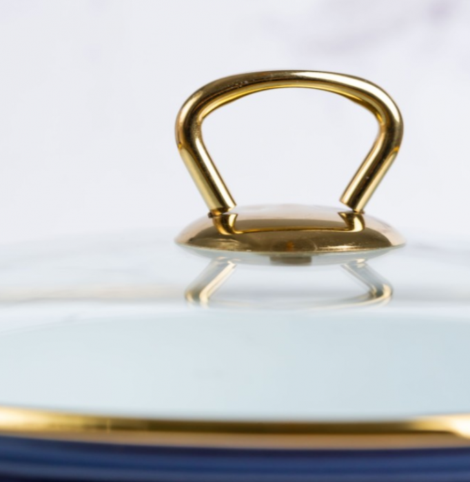 Cratita emailata, 24x15cm, 6.2 litri, manere titan aurii, capac sticla, inclusiv inductie, Goldmann, albastra [14]