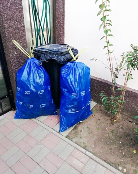 Saci Menajeri OTI pentru Colectare Selectiva, Hartie/Carton, Capacitate 120L, 70x110 cm, 10 Buc/Rola, Culoare Albastra, Articole Menaj [4]