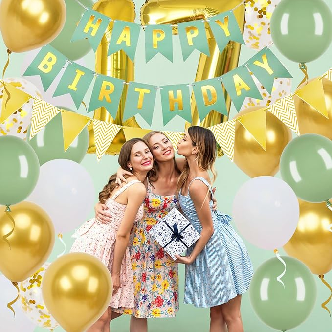 Set decorațiuni pentru aniversarea de 17 ani – banner verde cu auriu, triunghiuri, 24 de piese, baloane “Happy Birthday” pentru fete și băieți [2]