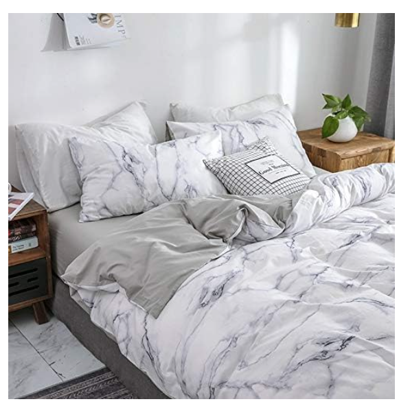 Set husa pilota 240 × 260 cm din bumbac 100 %, model geometric marmură gri‑alb, cu fermoar + 2 fețe pernă 65 × 65 cm [3]