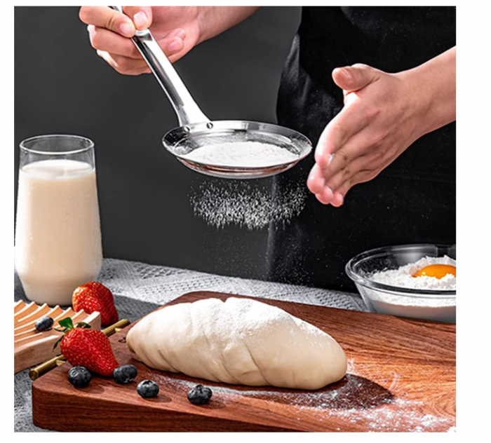 Spumiera inox 10–12 cm – lingură strecurătoare tip „spider”, pentru îndepărtare spumă și resturi [6]
