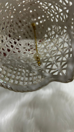 Clopotel Decorativ din Portelan Fin, Model Dantelat "Lace", Decorat cu Funda Rosie si Impletitura Aurie, Inaltime 10 cm, Alb Perlat [3]