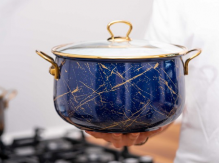 Cratita emailata, 24x15cm, 6.2 litri, manere titan aurii, capac sticla, inclusiv inductie, Goldmann, albastra [9]