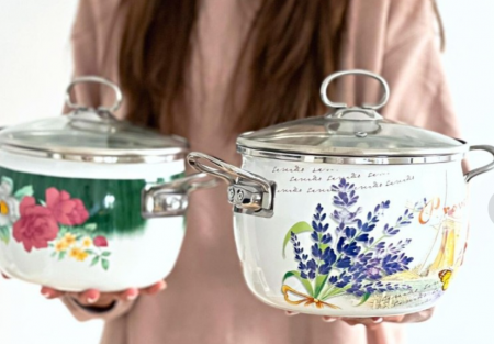 Cratita emailata 4.5l, 22cm, capac din sticla yena Bohmann, model lavanda [4]