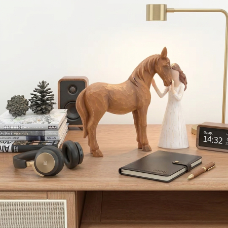 Figurina decorativa Inger Pazitor cu Cai, pictata manual, statueta ornamentala pentru casa, cadou pentru femei si fete, decoratiune Craciun, aniversare [3]