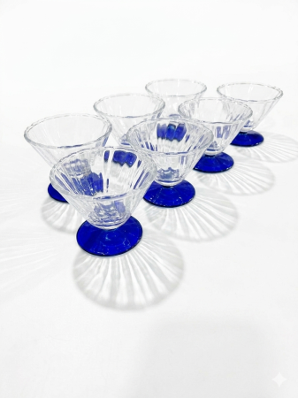 Vesela unica folosinta - Set 6 cupe inghetata din sticla, 8 cm inaltime, 12 cm diametru, picior albastru, desert, inghetata, fructe, transparent