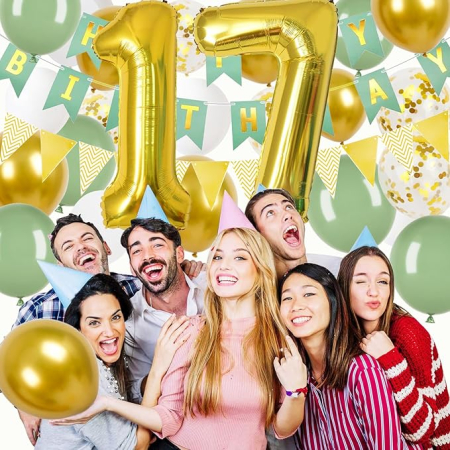 Set decorațiuni pentru aniversarea de 17 ani – banner verde cu auriu, triunghiuri, 24 de piese, baloane “Happy Birthday” pentru fete și băieți [2]