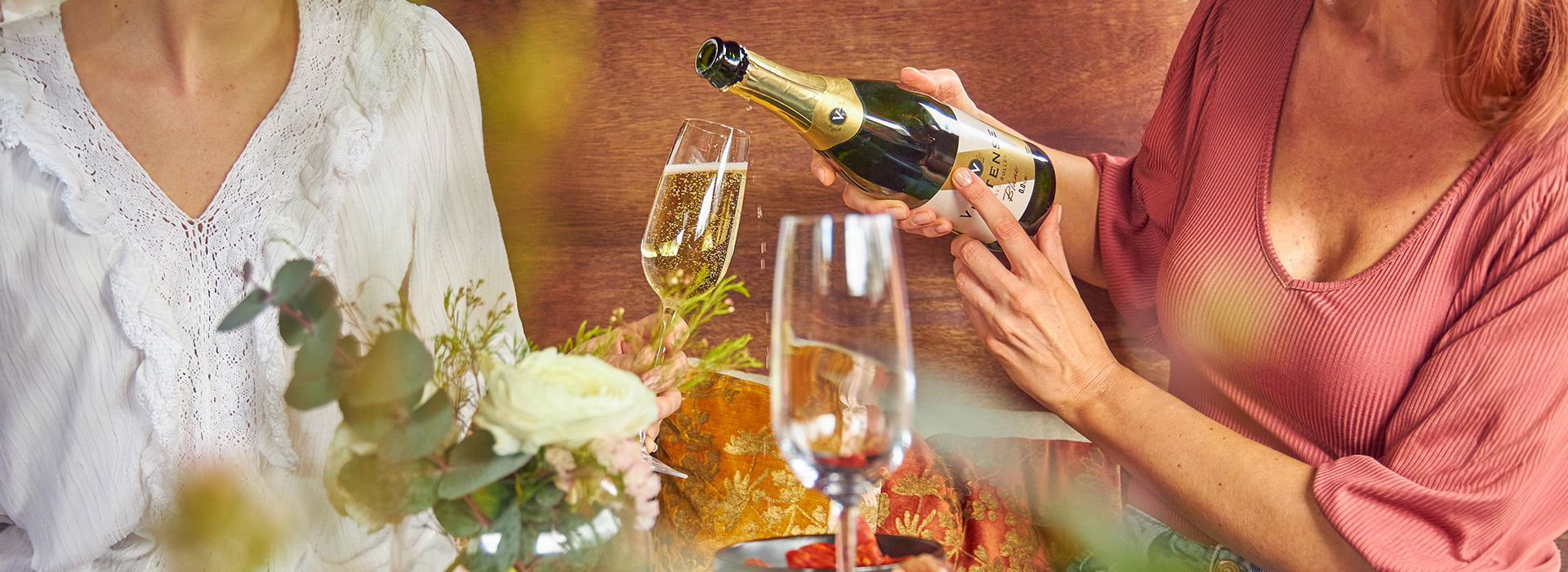 Ghidul suprem pentru a te bucura de vinul fără alcool | de Ian James Blessing, fondatorul All The Bitter