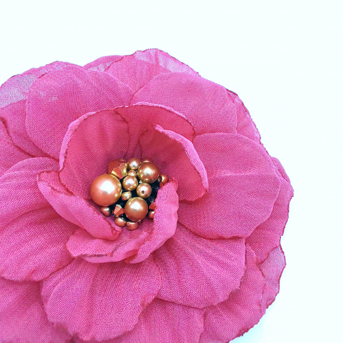 brosa-floare-voal-roz-magenta-mijloc-auriu [3]