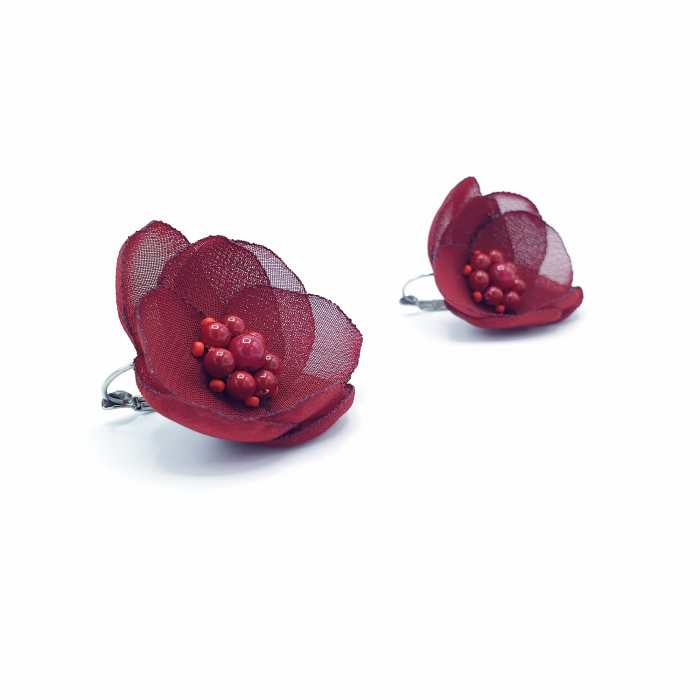 cercei-tortite-floare-bordo-mijloc-rosu-perle [3]